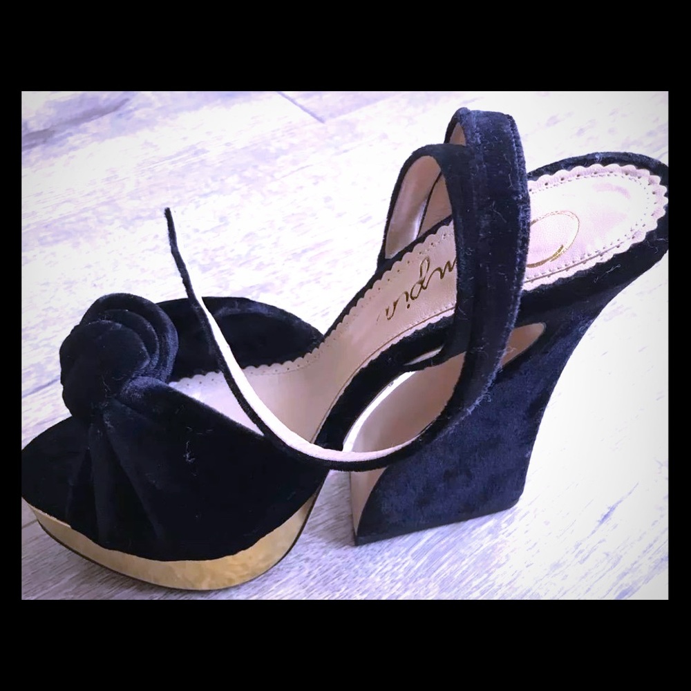 Charlotte Olympia - Vreeland Suede Shoes.